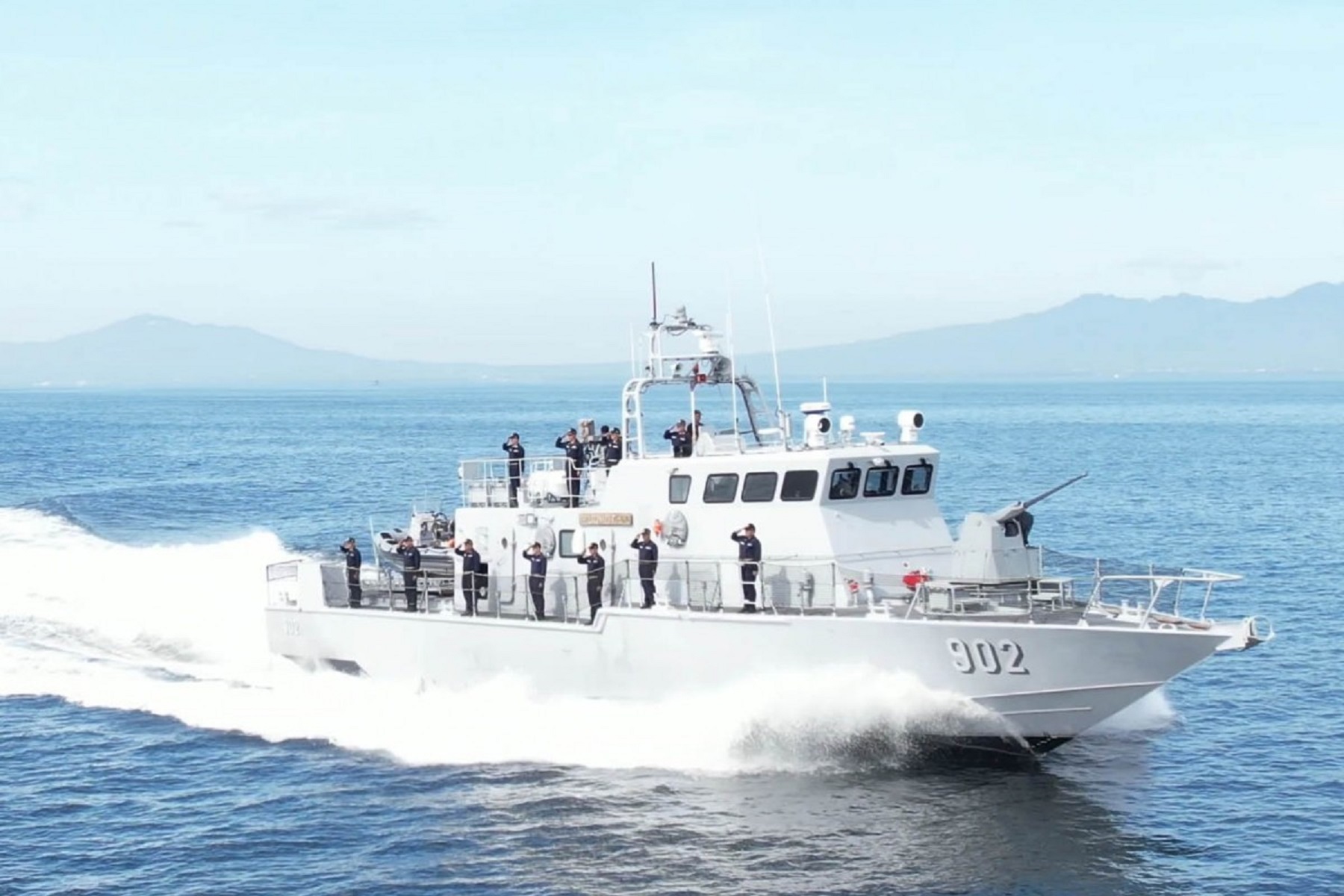 PH Navy S Newest Warship Rescues 6 Passengers Of Distressed Boat In