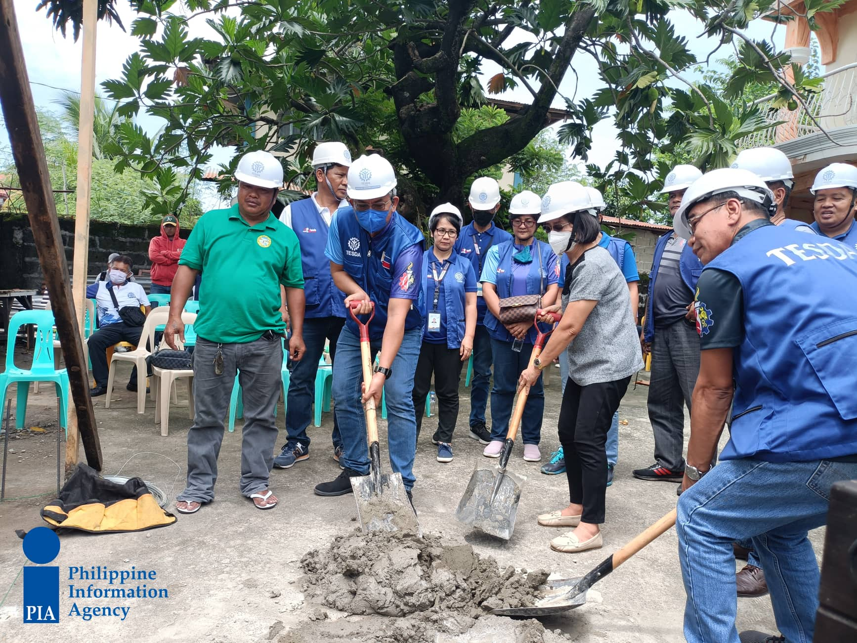 PIA - ‘TESDAmayan’ assists quake-hit Abreños