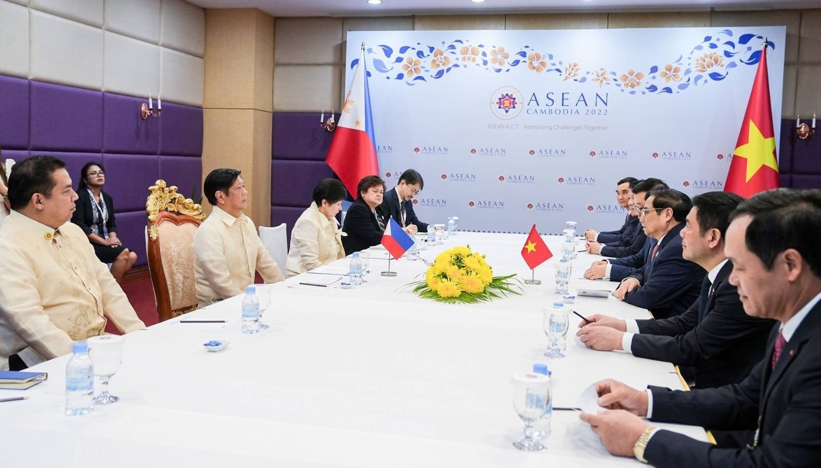 President Ferdinand R. Marcos Jr. met with Vietnamese Prime Minister Pham Minh Chin