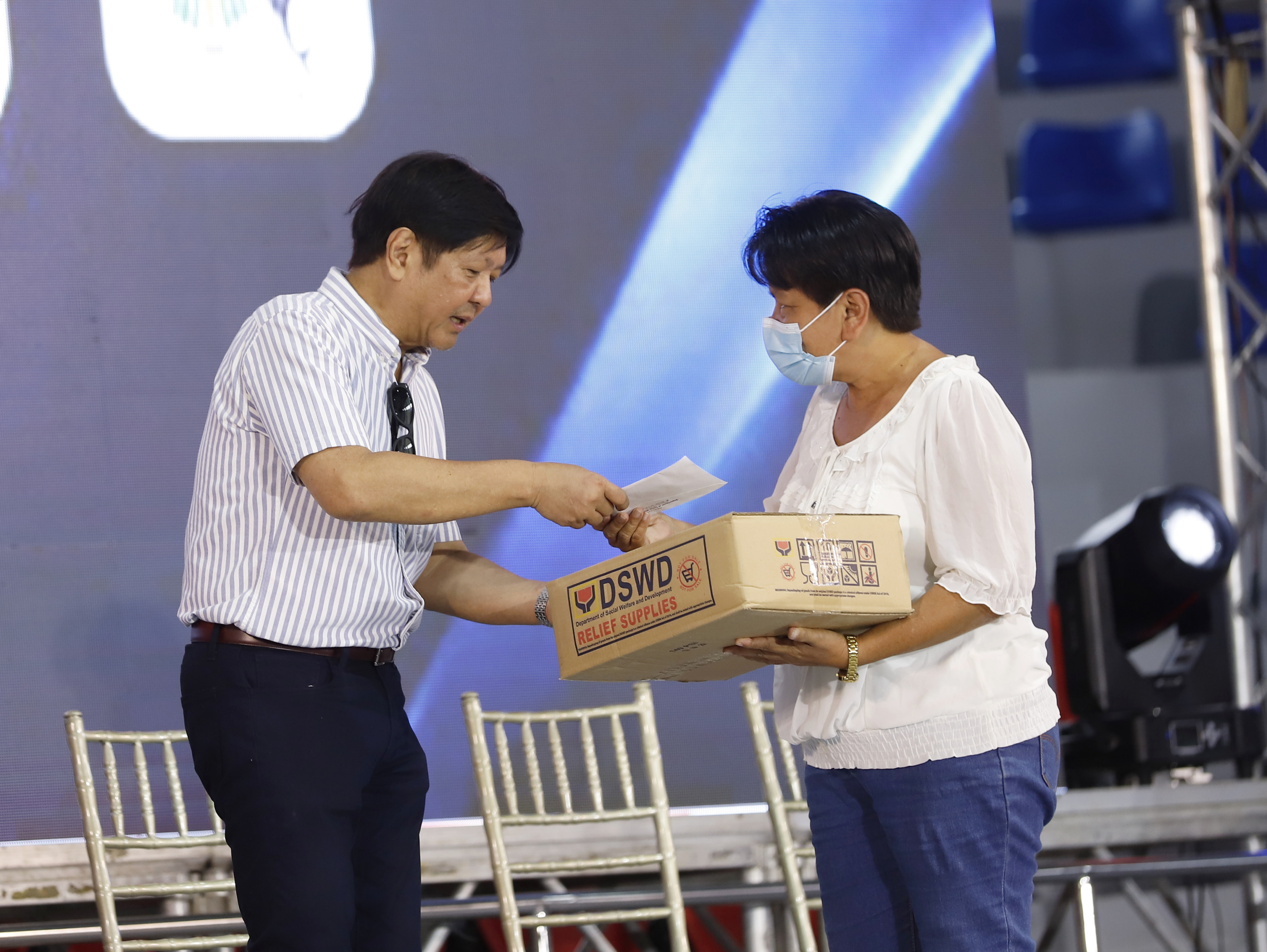 Pres Marcos distributes government assistance in Camarines Sur