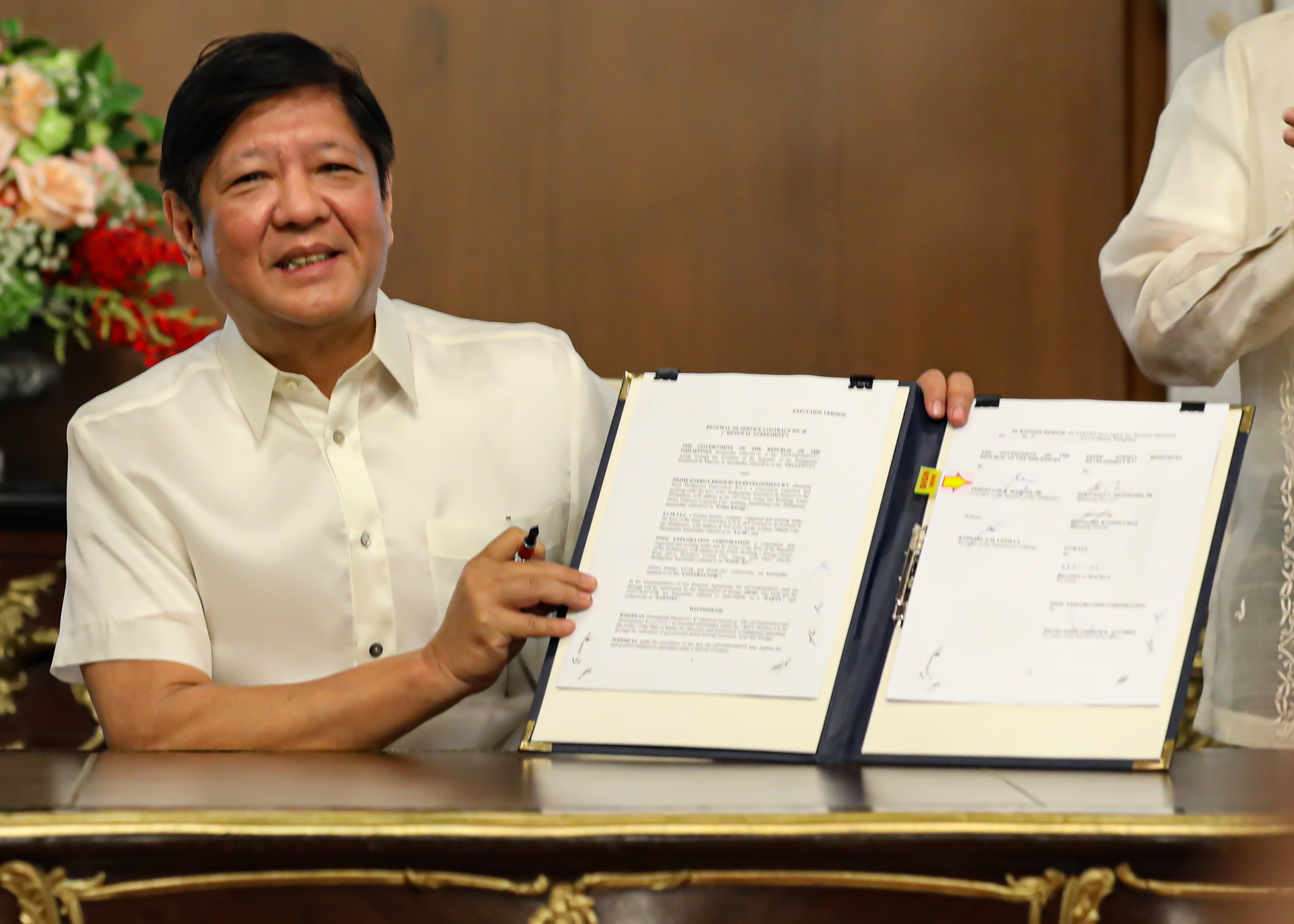 President Marcos signs the renewal agreement for the Malampaya Service Contract No. 38