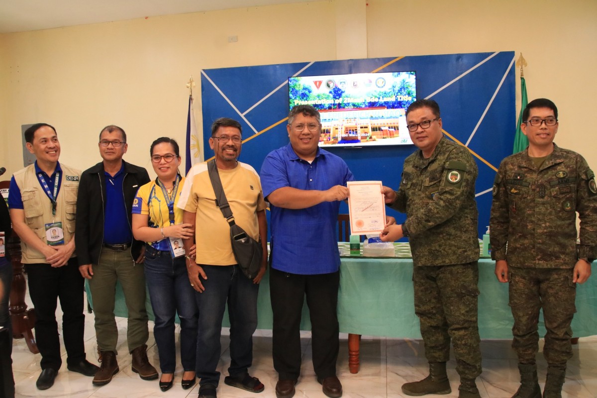 PIA - Army unit gets land title to camp’s property in Iligan