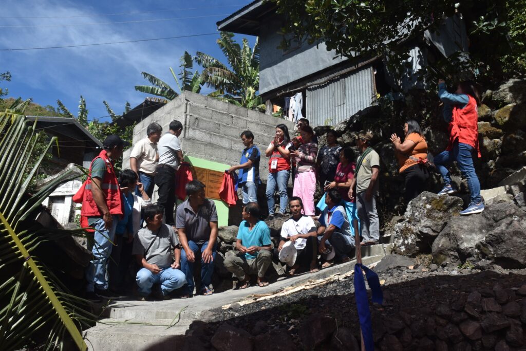 Women volunteers help complete foothpath project in Bontoc Philippine