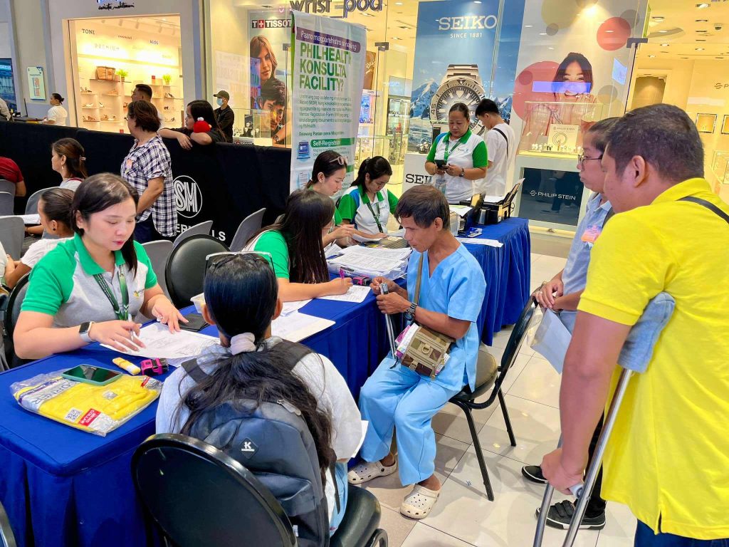 Tampok sa selebrasyon ng National Disability Rights Week ang paghahatid ng mga libreng serbisyo para sa mga Person with Disabilities sa Nueva Ecija. Kabilang na rito ang pagbibigay ng libreng konsultasyong medikal at mga gamot. Nagkaroon din ng libreng gupit, pedicure, massage, pamamahagi ng food packs, fruit tree seedlings, assorted vegetables seeds, at mushroom fruiting bags para sa mga nakiisa sa pagdiriwang. (Camille C. Nagaño/PIA 3)