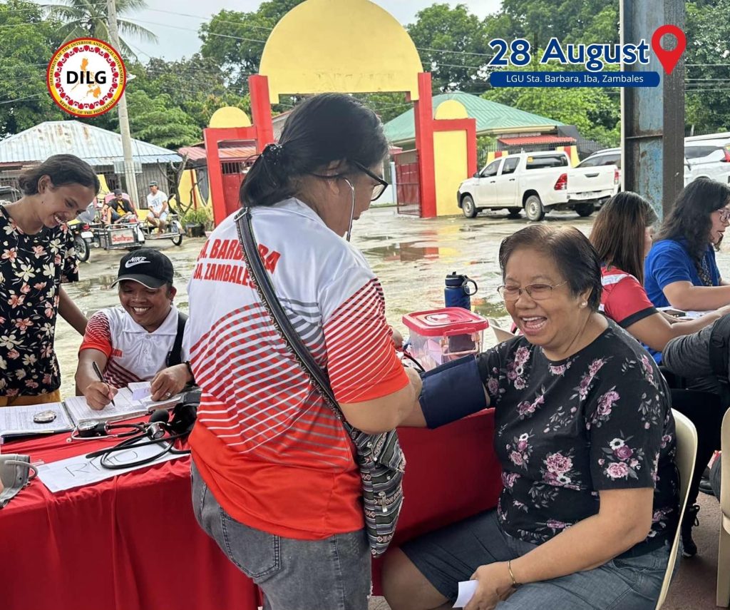 Nasa 300 residente ng bayan ng Iba sa lalawigan ng Zambales ang nakinabang mula sa Retooled Community Support Program Serbisyo Caravan ng pamahalaan. (DILG Region 3)