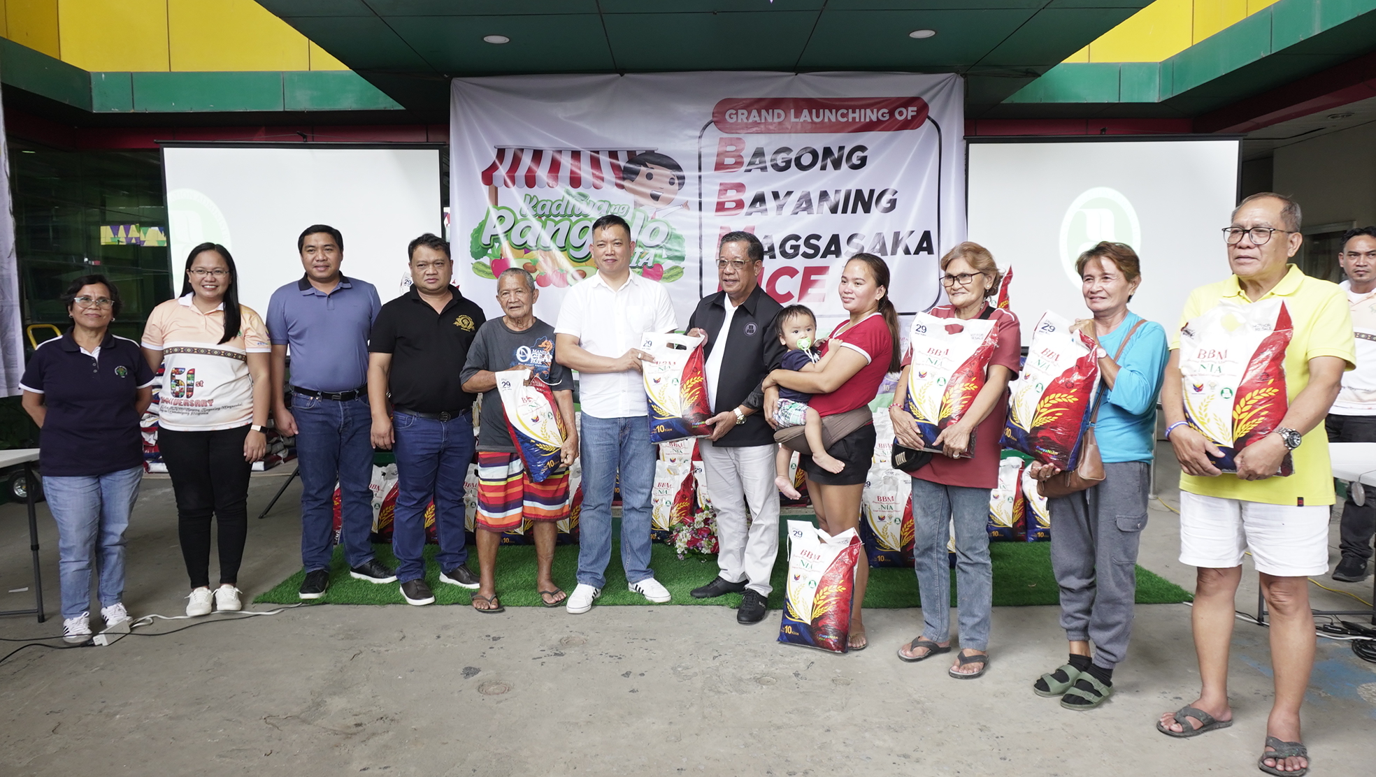 Providing essential goods at affordable prices, NIA-10 held the nationwide launch of the Kadiwa ng Pangulo Murang Bigas sa NIA @P29 on September 13 at the NIA Agency Compound, Villarin Street, Cagayan de Oro City. NIA-10 prioritized vulnerable groups, including senior citizens, persons with disabilities, solo parents, and beneficiaries of the 4Ps, by selling rice at P29 per kilo. (Photo: DCC/PIA-10)