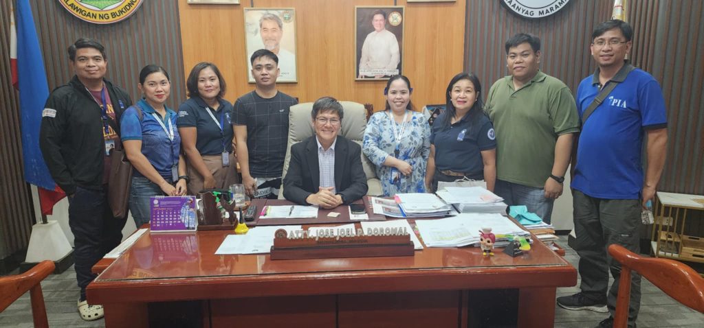 The Philippine Information Agency team met with Maramag Mayor Jose Joel Doromal, who expressed his full support for the  nationwide assessment of the information and communication needs of local communities on October 14. (Photo: RTP/PIA-10)