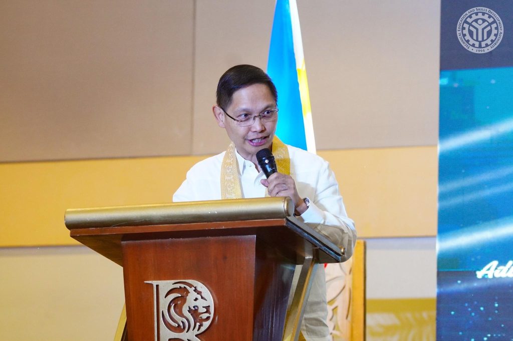 Sinabi ni Technical Education and Skills Development Authority Director General Jose Francisco ‘Kiko’ Benitez na ang itatayong Regional Technical and Vocational Education and Training Innovation Center sa loob ng Clark Freeport Zone ay pagpapatupad sa Enterprise-based Education and Training na nilagdaan ni Pangulong Ferdinand R. Marcos Jr. bilang Republic Act 12063. (TESDA)