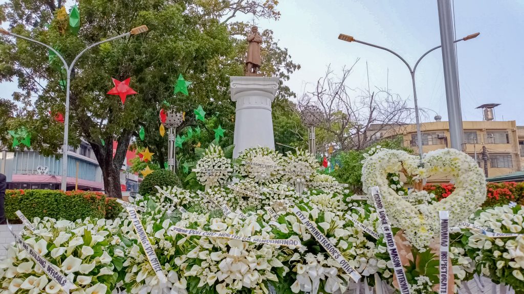 The local government of Cagayan de Oro City, various government line agencies, and civil society groups commemorated the life, works, and teachings of Dr. Jose P. Rizal during the 128th anniversary of his martyrdom at the Rizal Monument, Plaza Divisoria, on December 30. (Photo: SAYU/PIA-10)