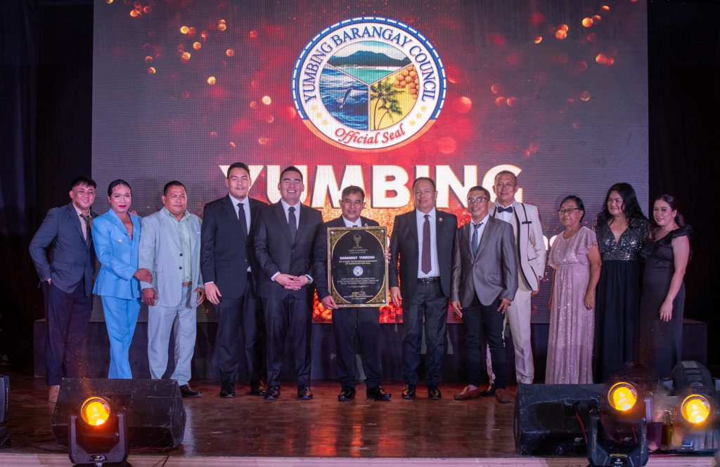 Gov. Xavier Jesus Romualdo emphasized the importance of hard work, determination, and passion in achieving development during the first Garbo sa Mambajao Excellence Award on December 28. (Photo courtesy of LGU Mambajao)