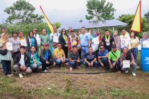 Giturn-over sa provincial government sa Lanao del Norte ngadto sa Kapit Bisig Farmers Association sa Brgy. Bowi, Pantar ang solar-powered water pump project. (Photo: ADD/PIA-10/Lanao del Norte)