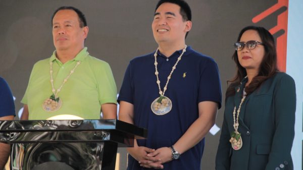 Camiguin local officials and regional line agency heads lead the launch of the Localized and Accessible Knowledge for Inclusive Progress (LAKIP) program during the 57th Camiguin Day celebration on January 7 at the Ugmad Site. (Photo: RTP/PIA-10)