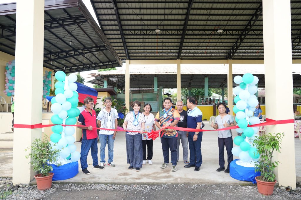 The Provincial School Board of Lanao del Norte turned over newly completed multi-purpose building projects to a school in the province. (Photo courtesy of PIO Lanao del Norte)