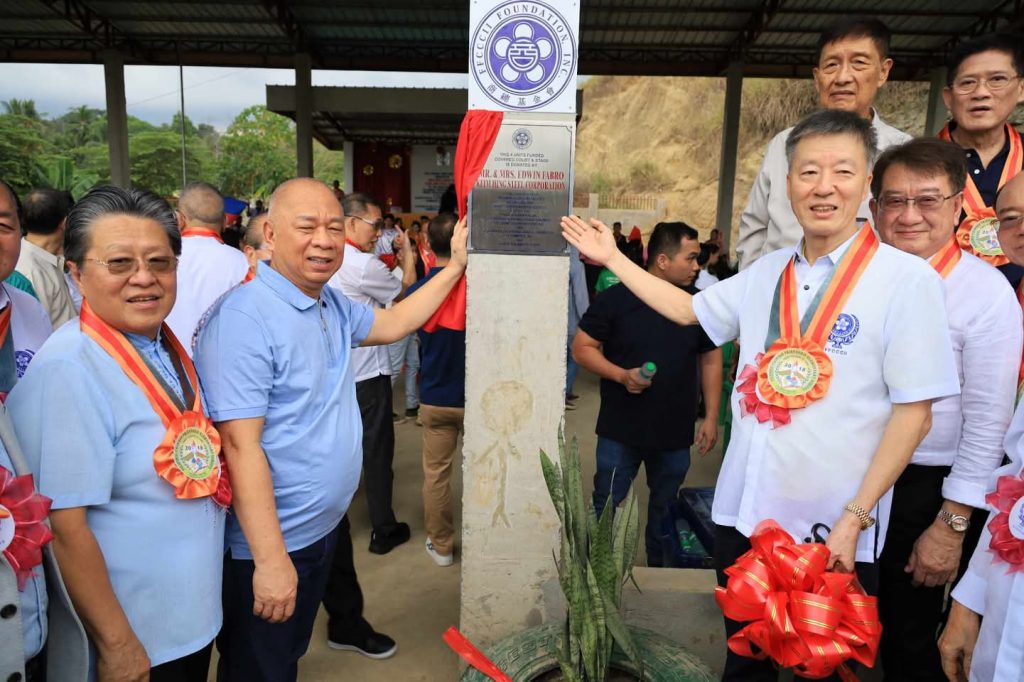 Filipino-Chinese Friendship Elementary School in Calaanan, Canitoan, received six new classrooms and additional facilities coming from the Filipino-Chinese communities, the Federation of Filipino-Chinese Chambers of Commerce and Industry, Inc., and the Cagayan de Oro Federation of Filipino-Chinese Chambers of Commerce and Industry, Inc. Cagayan de Oro City Mayor Rolando A. Uy joined the held turnover ceremony. (Photo courtesy of CIO)