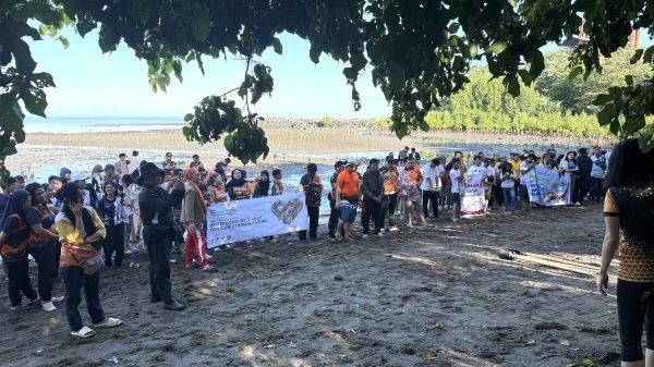 Over 137 participants from 18 different private companies, organizations, government agencies, and environmental advocates join in the mangrove planting as advanced observance of World Wetlands Day. (Photo: LELA/PIA-10/Lanao del Norte)
