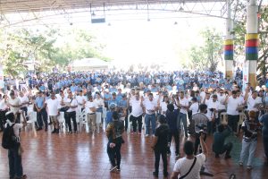 Mipanumpa ang mga kanditato sa Integrity Pledge nga nagrepresenta sa ilang paghiusa ug paglaum alang sa usa ka hapsay ug malinawon nga eleksyon. (Photo: ADD/PIA-10/Lanao del Norte)
