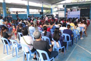 Gipanguluhan sa Iligan Justice Zone ang pagpahogayon sa orientasyon sa mga ginikanan sa Barangay Tambacan, Iligan City kabahin sa responsableng paggamit sa internet ug online safety. (Photo: ADD/PIA-10/Lanao del Norte)