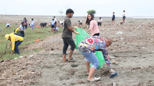 Garbage around riverbanks was collected in observance of World Wetlands Day. (Photo: ADD/PIA-10/Lanao del Norte)