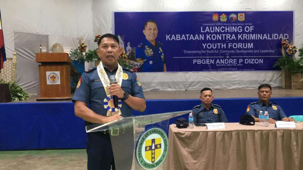 PNP Bicol Regional Director, PBGen. Andre P. Dizon, speaking to over 600 youths in Camarines Norte during the launching of the Kabataan Kontra Kriminalidad (KKK). (PIA5/Camarines Norte)