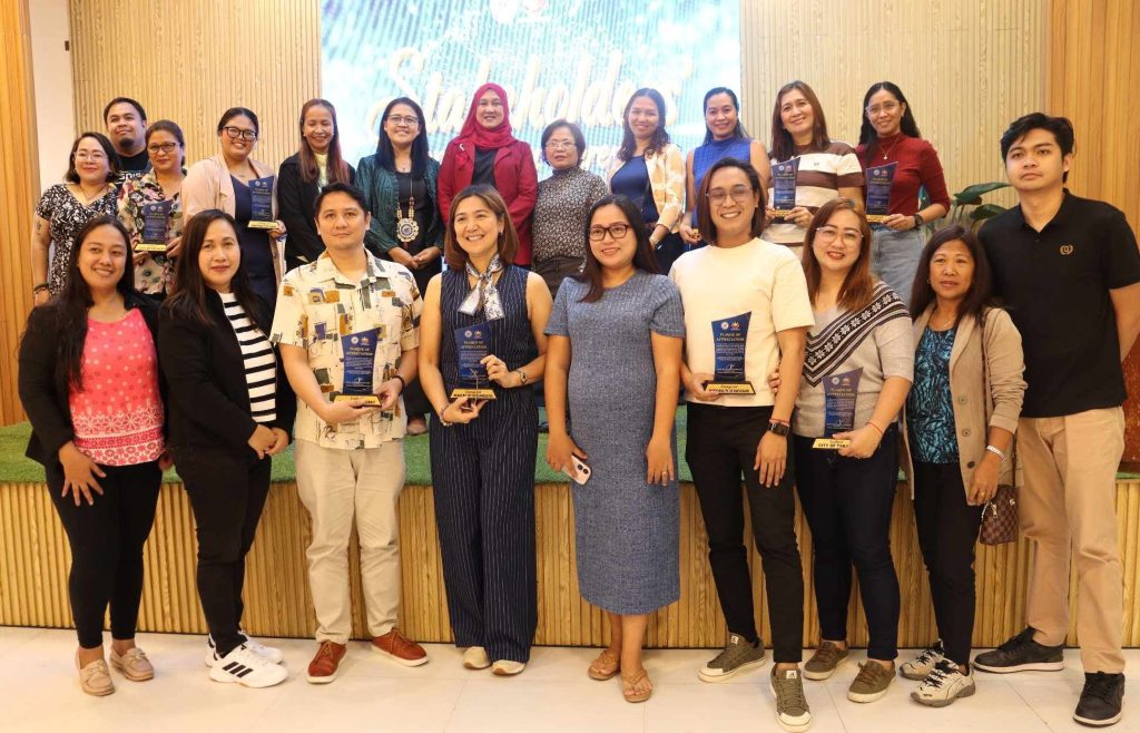 Seventy-two LGUs in the Bicol region are recognized by the CPD for their exemplary effort in implementing the action plan for the country’s population and development.