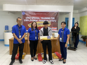 Ang mga benepisyaryo sa 2023 Special Training for Employment Program (STEP Scholarship) nakadawat ug toolkits gikan sa TESDA Camiguin, Enero 30. (Photo courtesy of TESDA Camiguin)