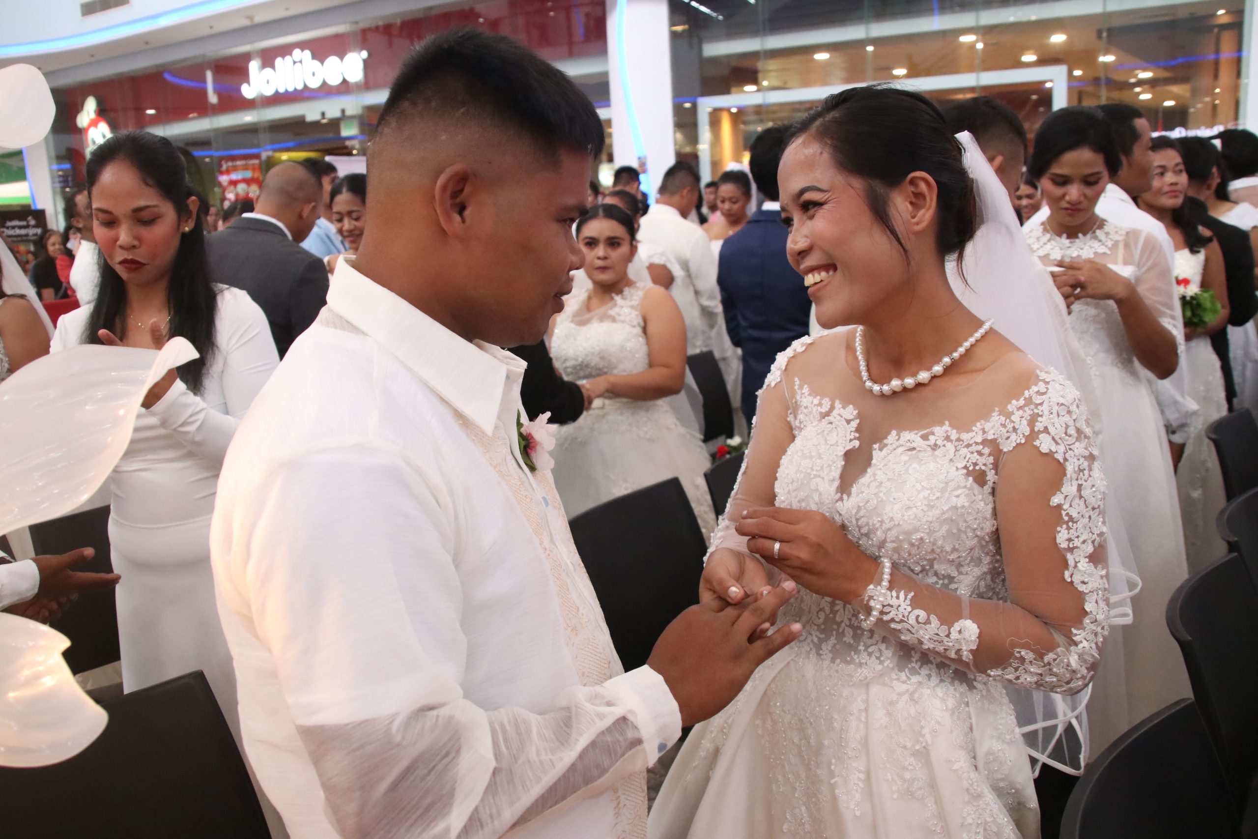 Lisa and Romano So-ong exchanged rings during the Kasalan ng Bayan mass wedding to symbolize their commitment to a lifetime together. (Photo: ADD/PIA-10/Lanao del Norte)