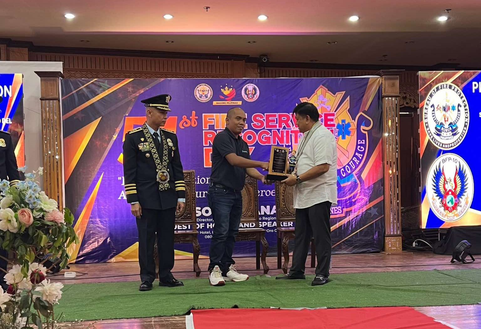 HEDCOR recognition. Hedcor receives recognition from BFP-10 for its commitment to fire safety, training barangay police and volunteers as first responders, and providing essential firefighting equipment. Through its initiatives, the company continues to empower communities, ensuring swift and effective emergency response in Bukidnon’s remote villages. (Photo courtesy of Hedcor-AboitizPower)