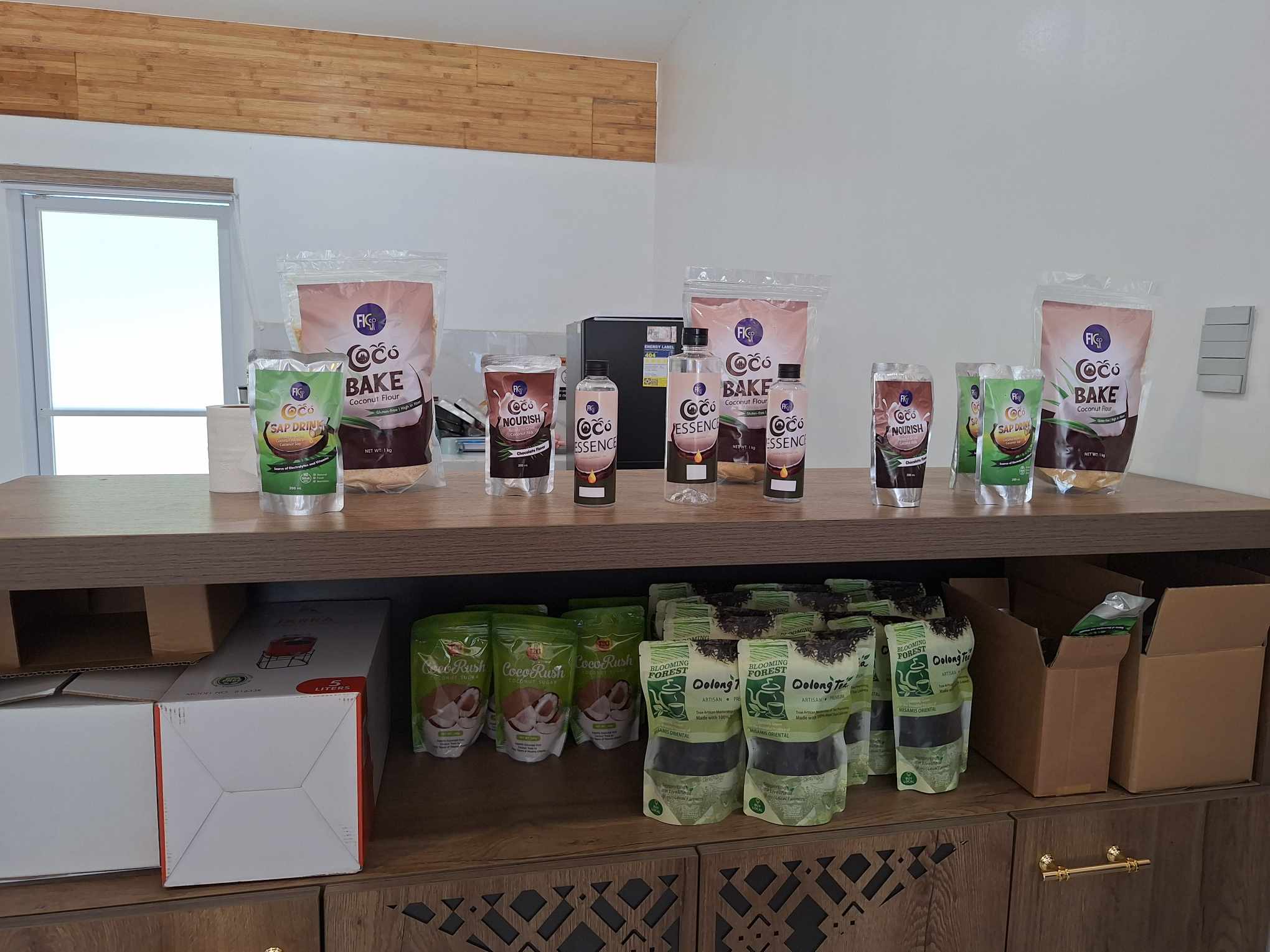 The coconut processing facility displays high-value products like coconut flour, virgin coconut oil, skim milk, coconut water, activated carbon, and eco-friendly cocopallets. (Photo: JMOR/PIA-10)