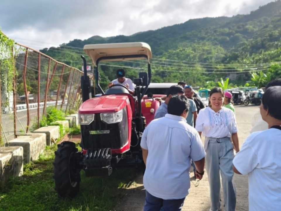 Members of the Obo RIC test drive the four-wheel tractor provided by DOST Catanduanes during the turnover ceremony held at Barangay Obo, San Miguel, Catanduanes, on May 21, 2025. (Photo credit: Haide Tapia, President of RIC, Obo, San Miguel, Catanduanes)